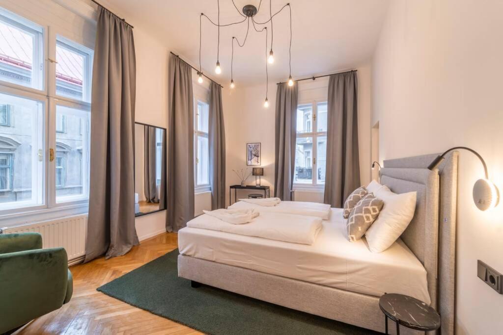 Josef'S Home I Pink Flamingo I Deluxe Suite Вена Экстерьер фото